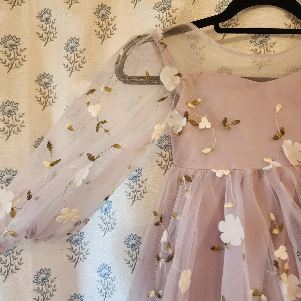 Azazie Kids Lavender Floral Tulle Flower Girl Dress 3D Applique Size 4 Purple